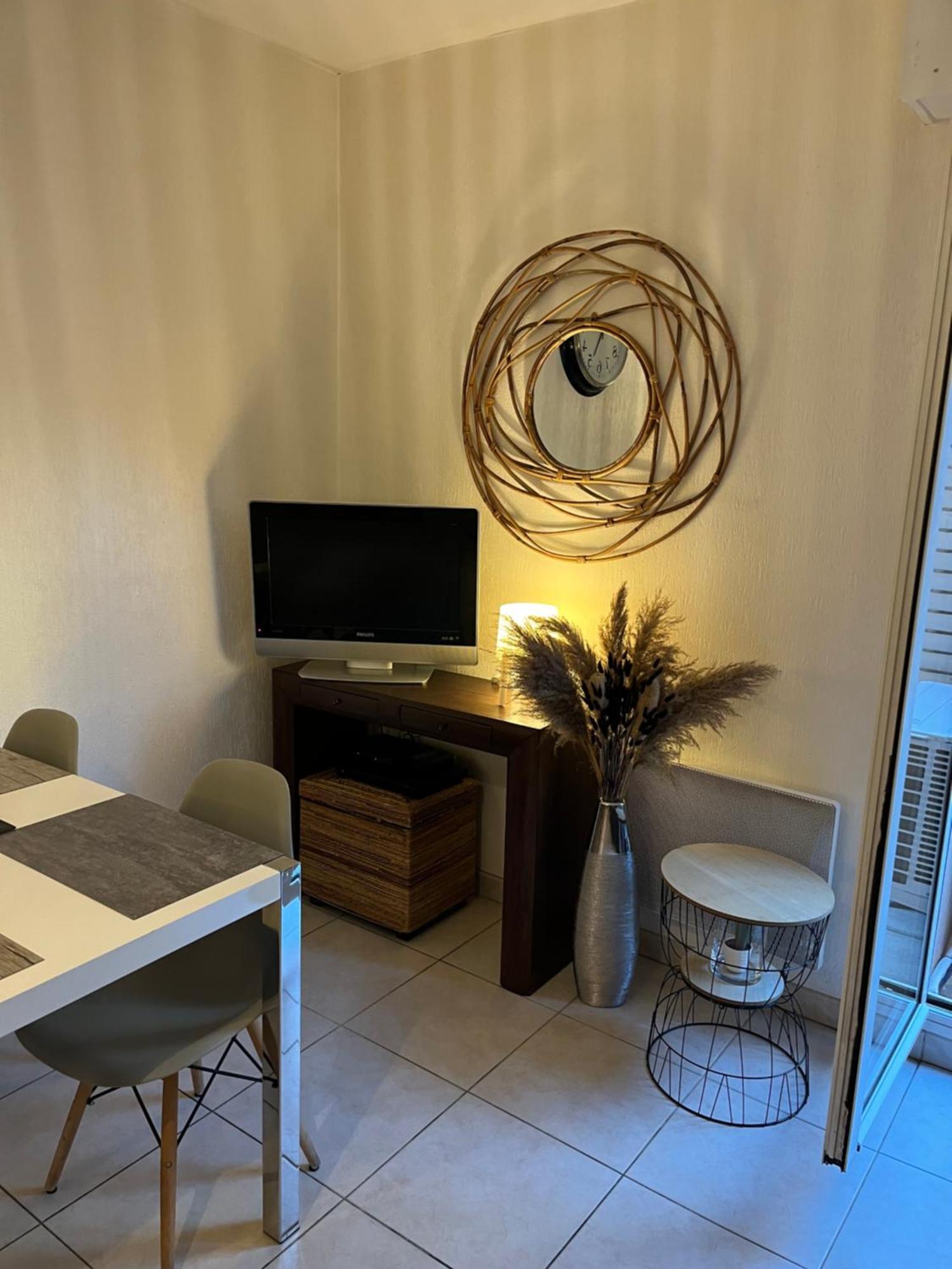 Appartement T2 Avec Terrasse Centre Ville D'Aix En Provence Экс-ан-Прованс Экстерьер фото